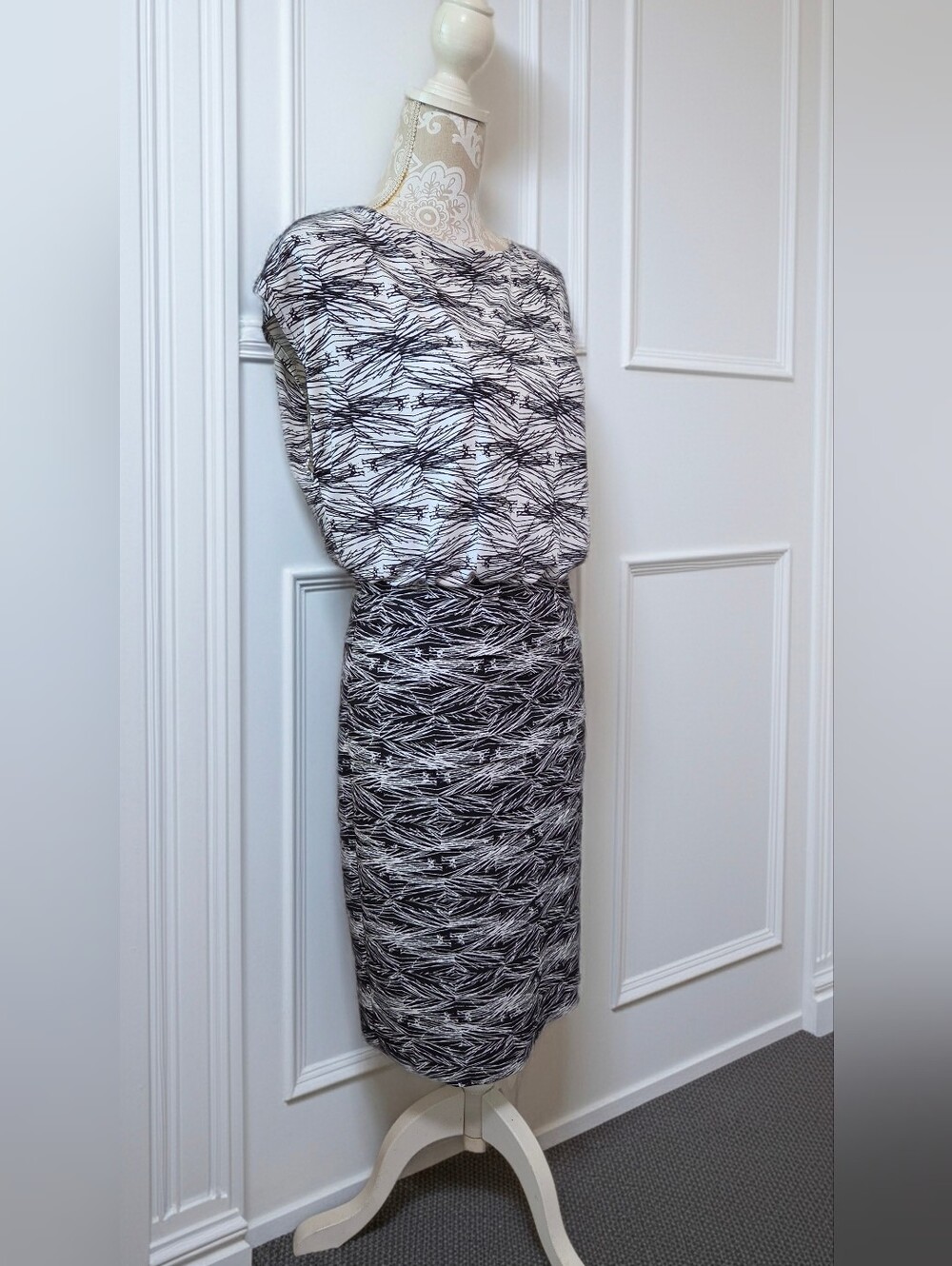 Adrianna Papell Black & White Print Jersey Blouson Dress Size 6